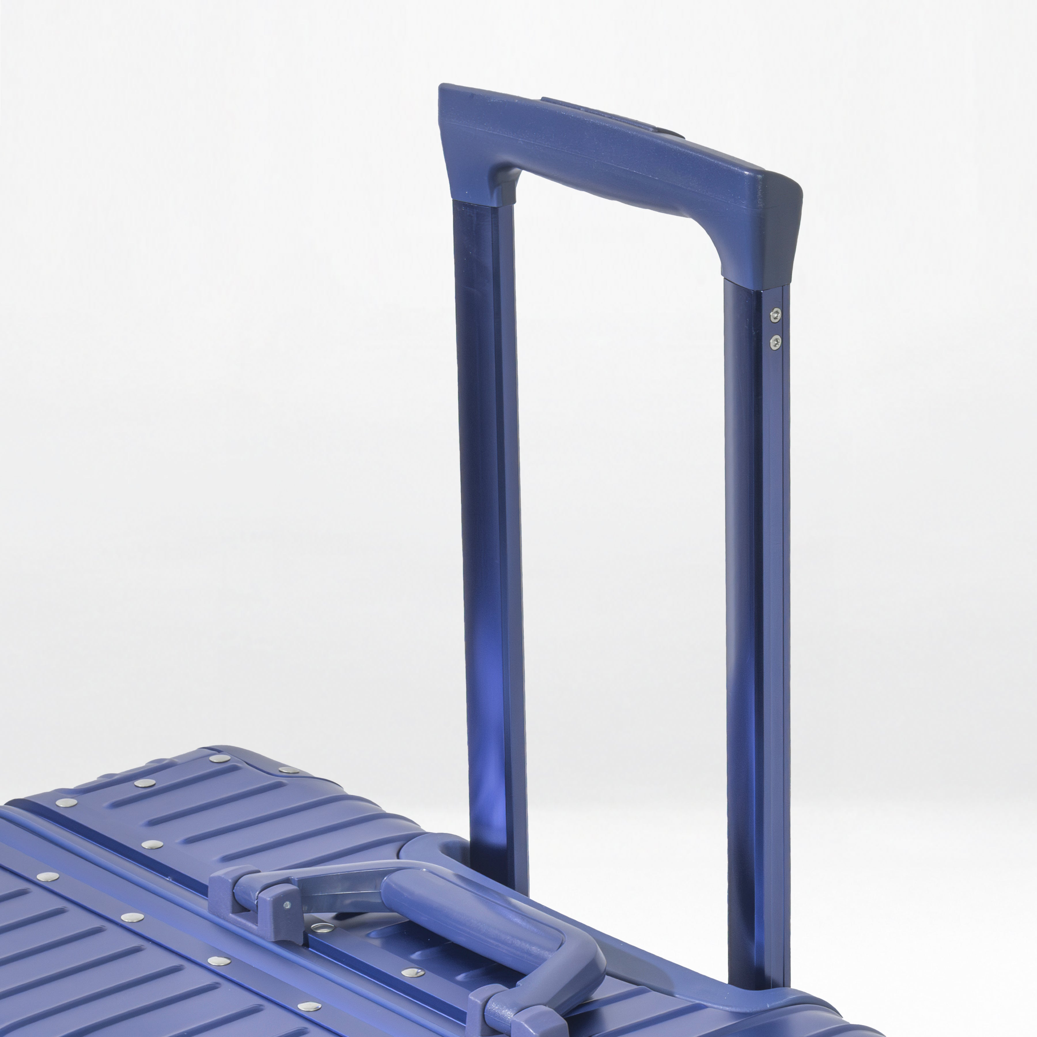Titan Plus Aluminum Luggage - 29"