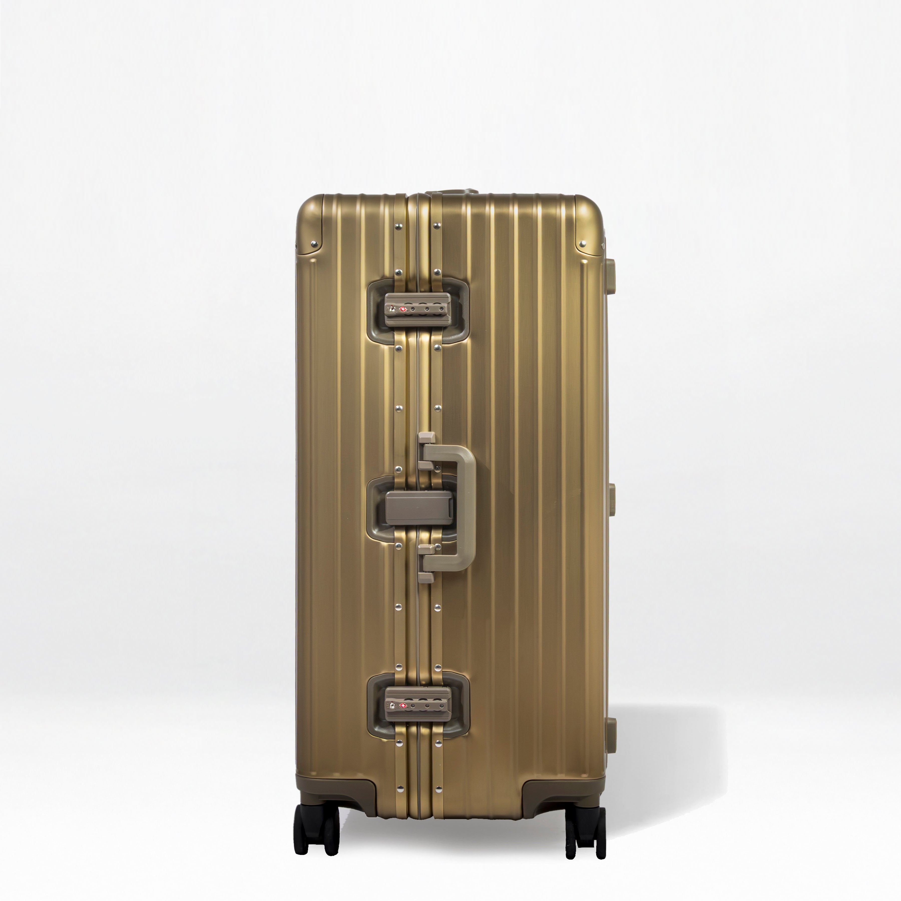 Titan Trunk Aluminum Luggage – 30"