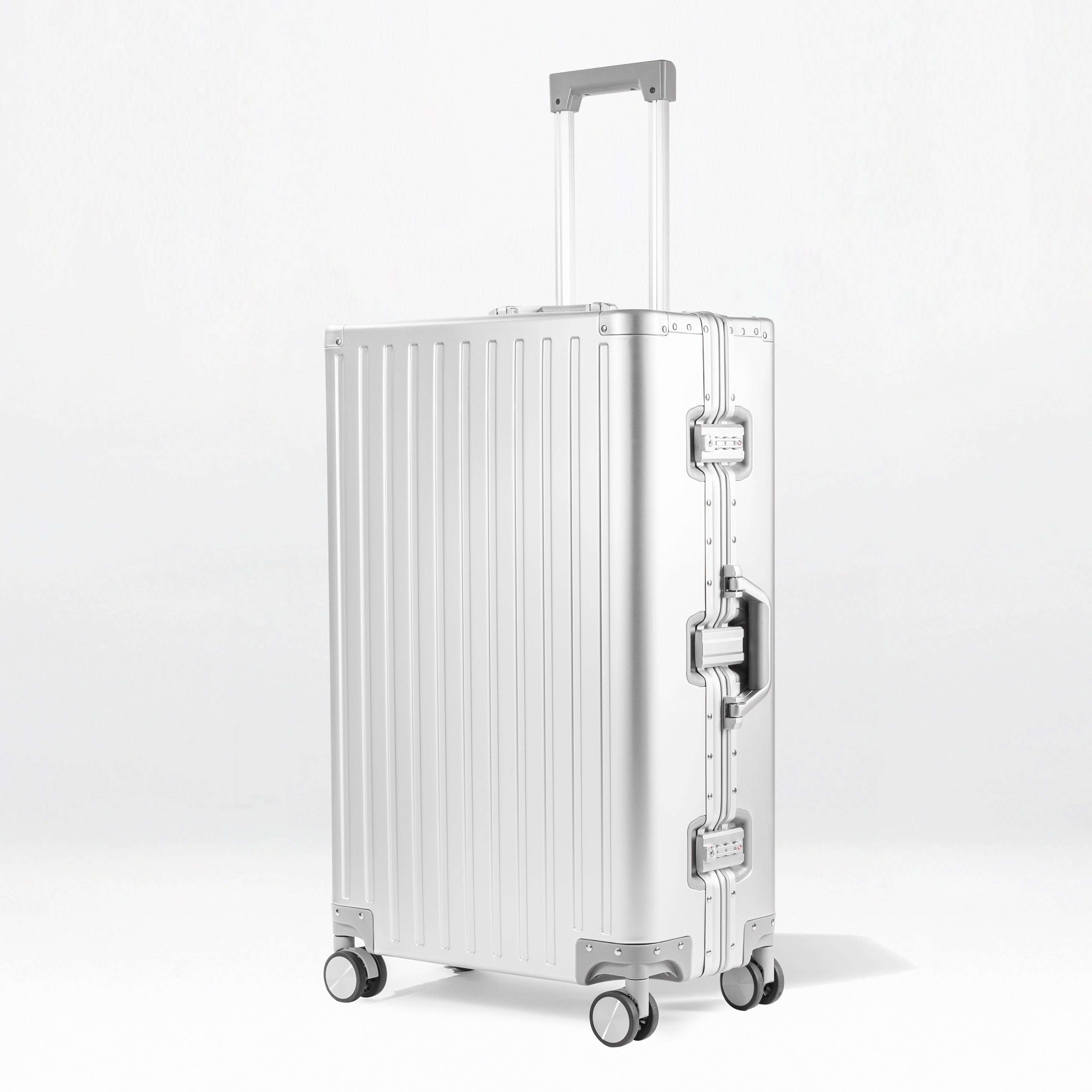 Element Aluminum 28" Luggage