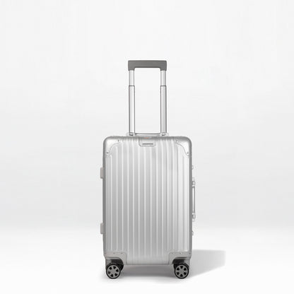 حقيبة سفر ألومنيوم KarryOn Titan Plus بحجم 20"