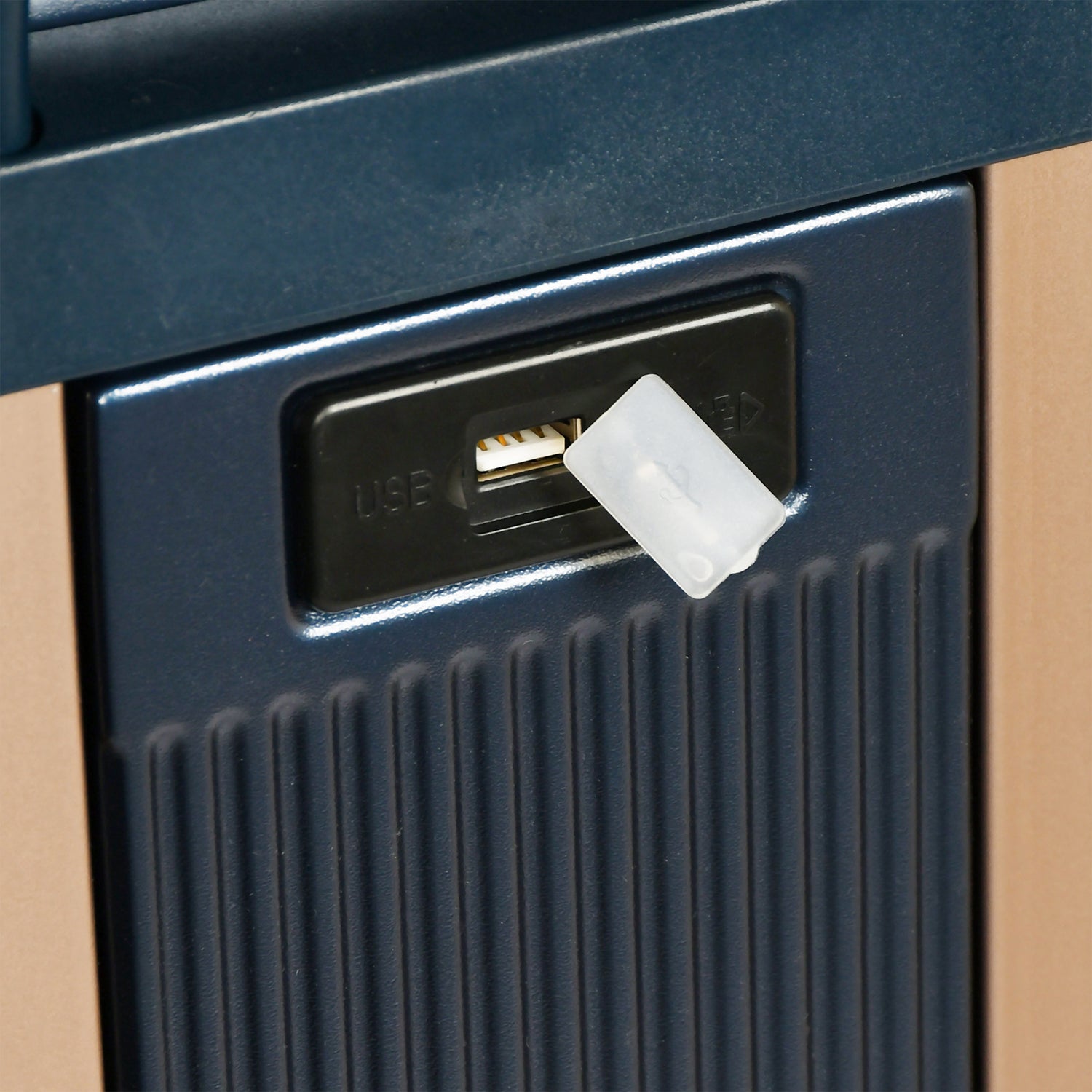 Smart 21" USB Cabin Luggage