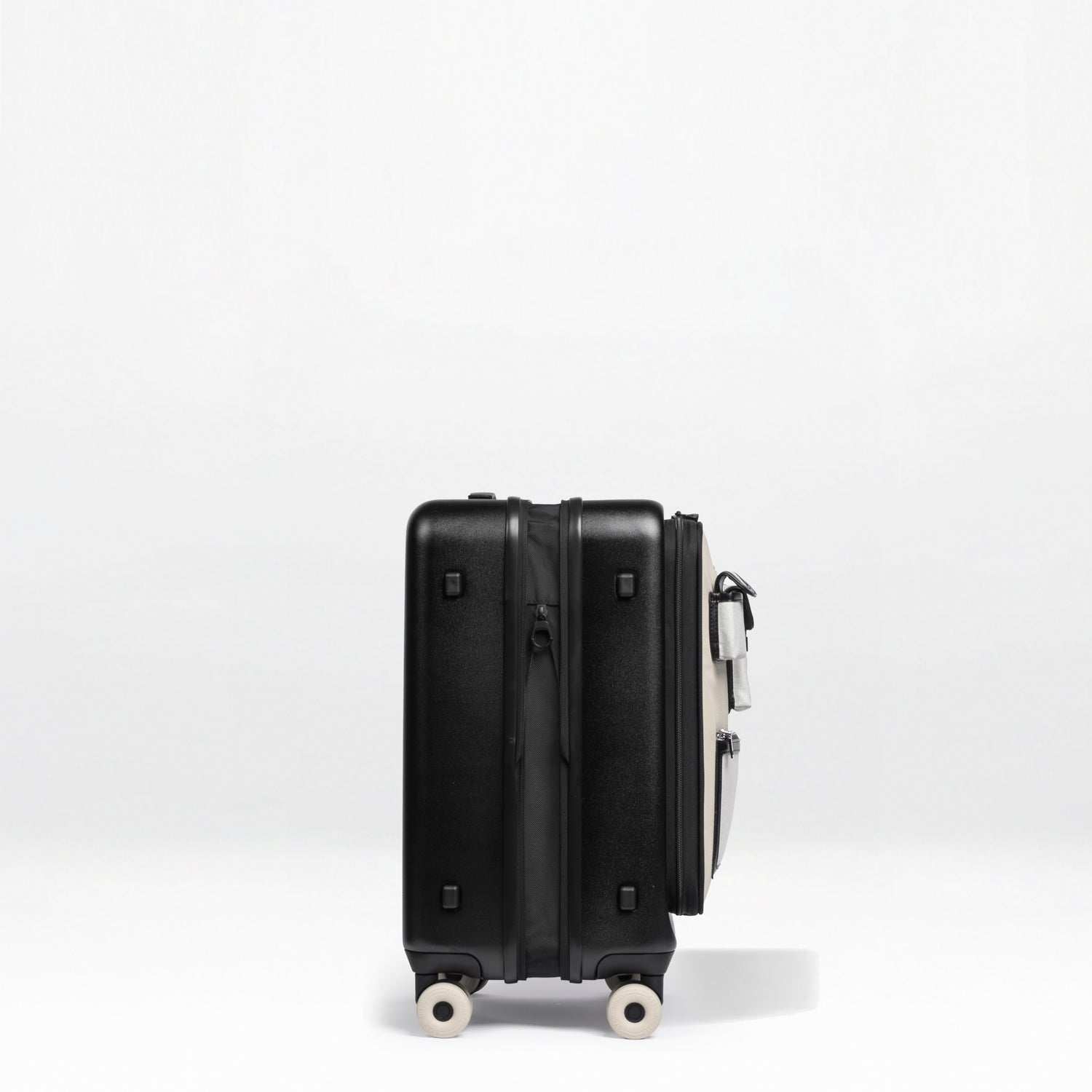Cargo 20" Carry-On Luggage