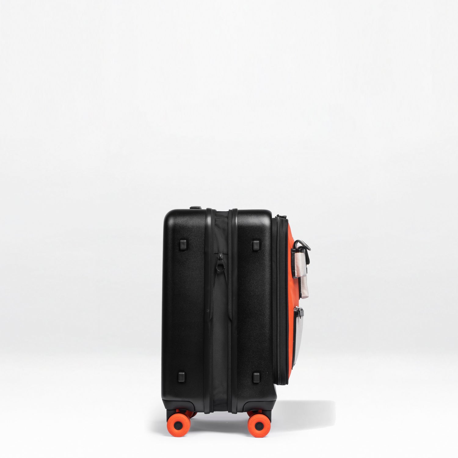 Cargo 20" Carry-On Luggage