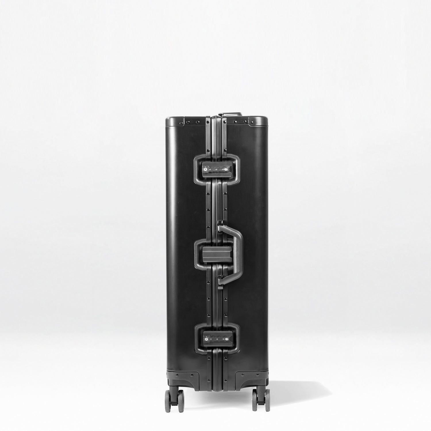 Element Aluminum 28" Luggage