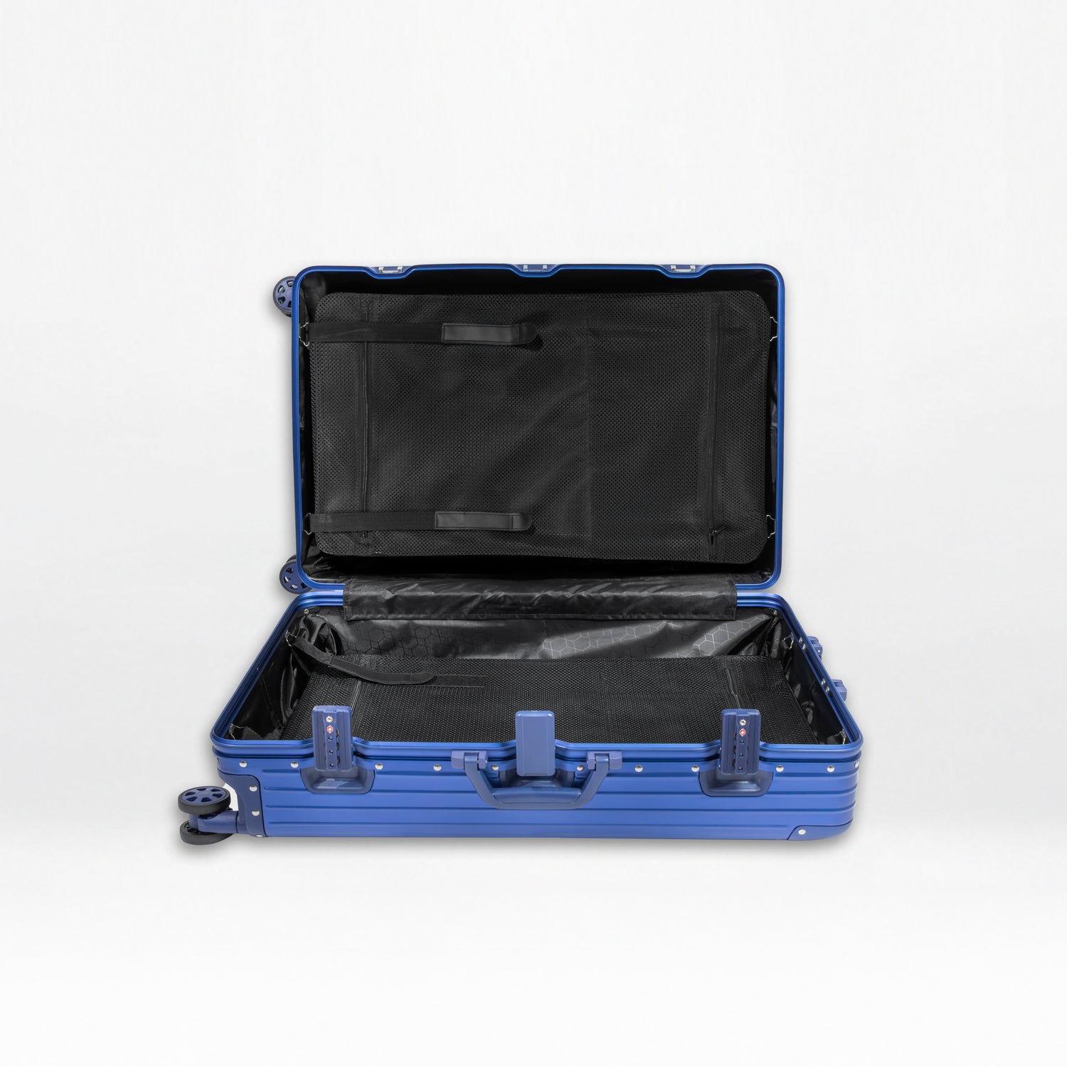 Titan Plus Aluminum Luggage - 29"