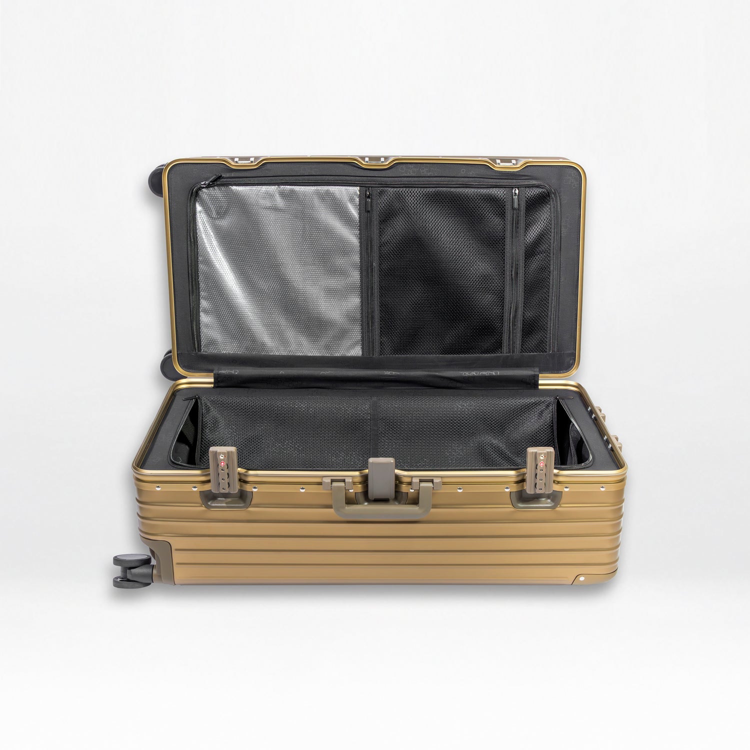 Titan Trunk Aluminum Luggage – 30"
