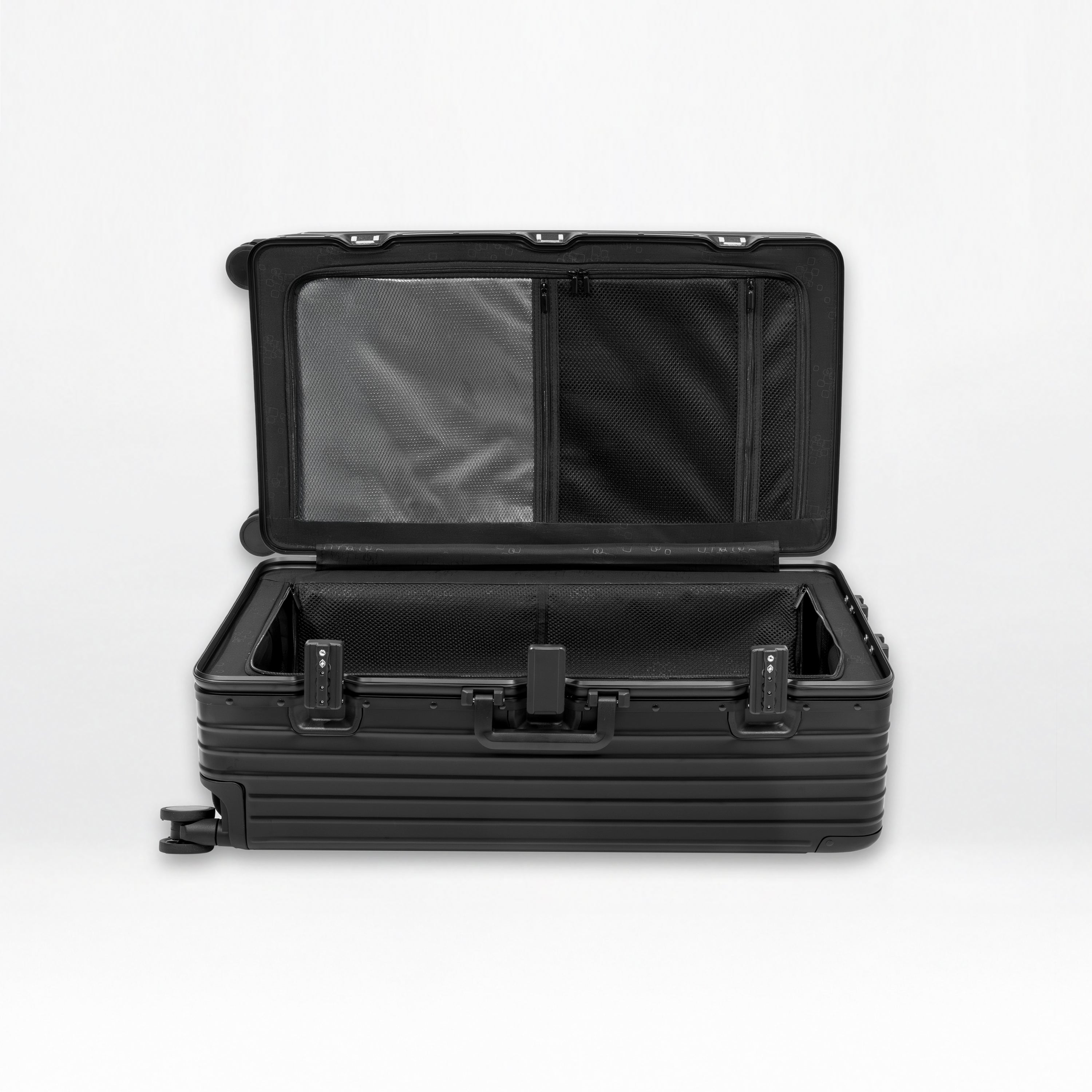 Titan Trunk Aluminum Luggage – 30"