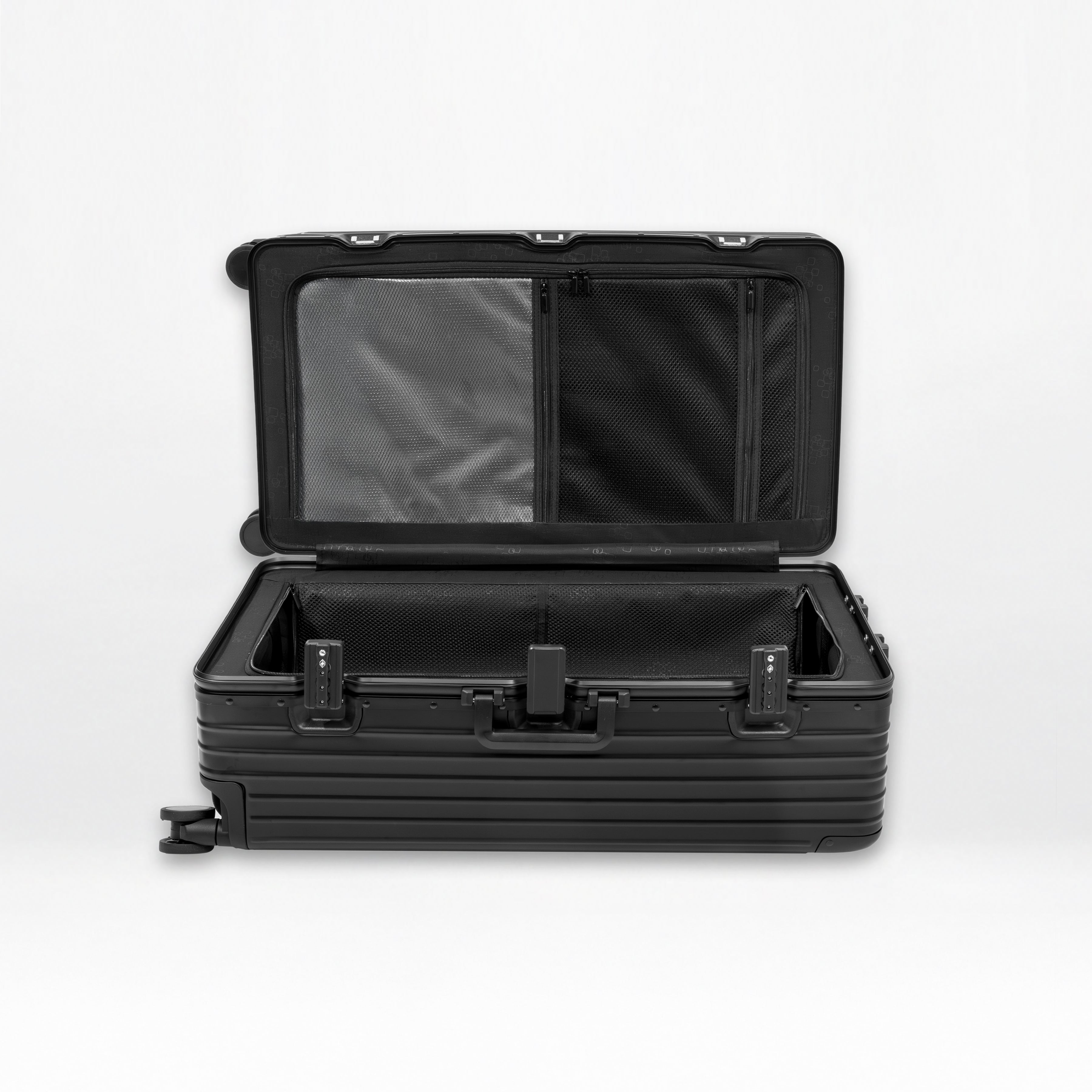 Titan Trunk Aluminum Luggage – 30"