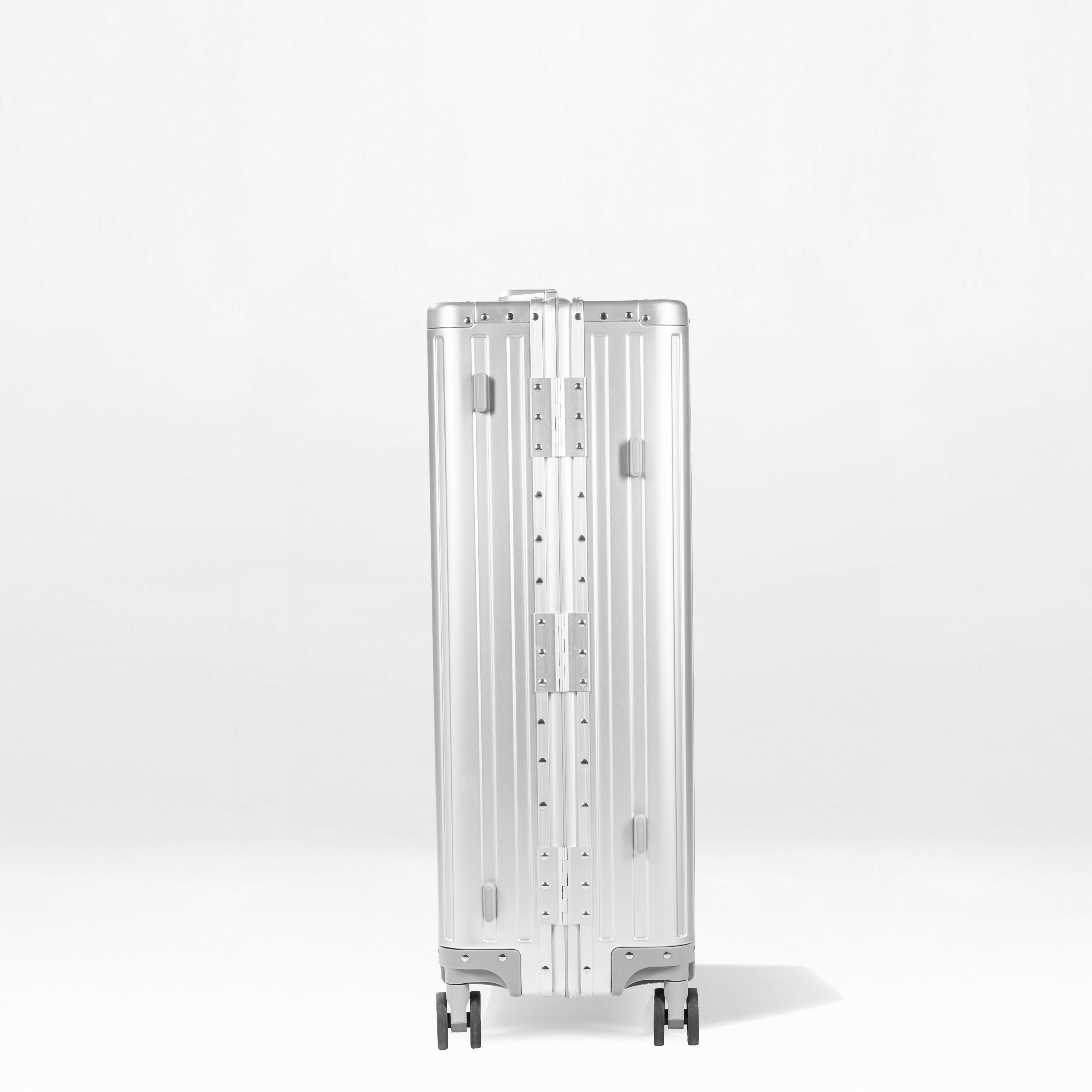 Element Aluminum 28" Luggage
