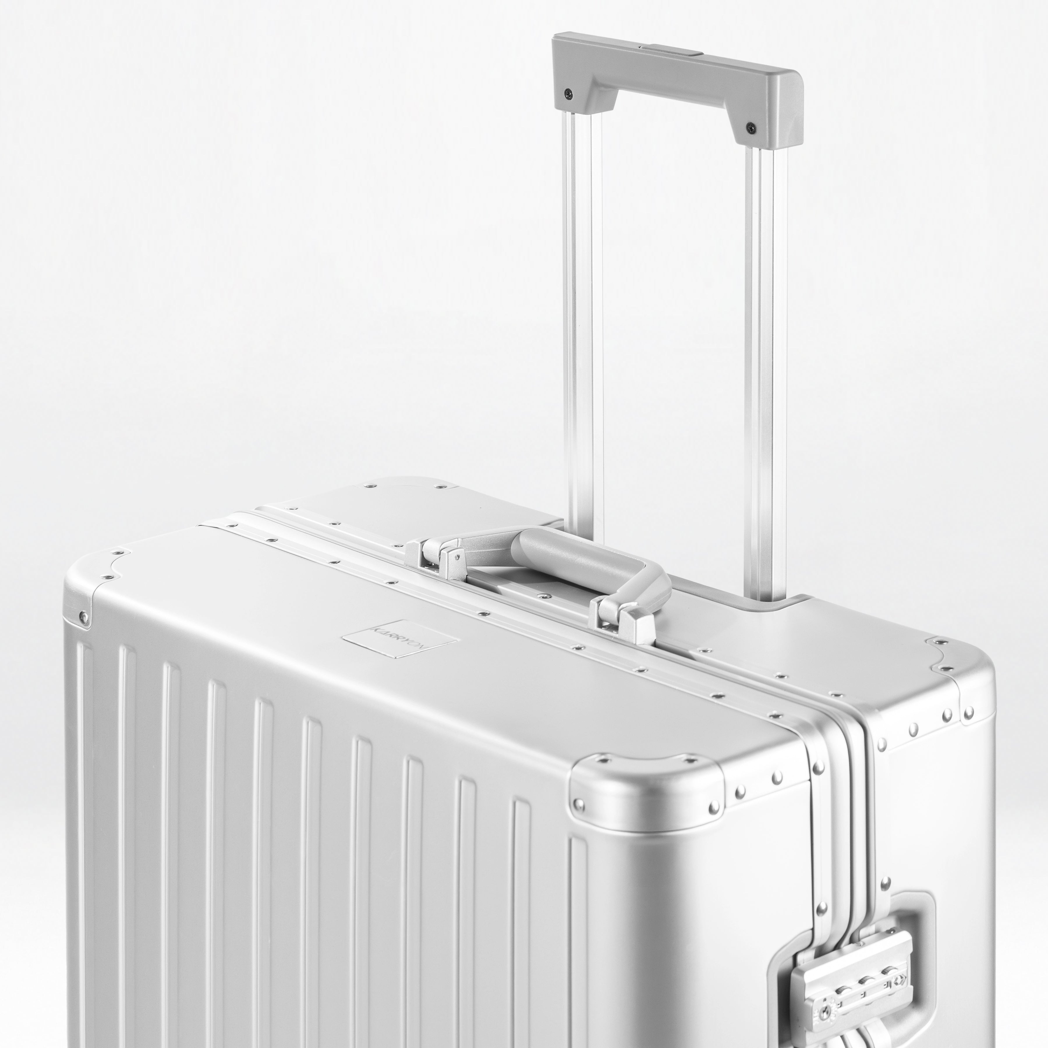 Element Aluminum 28" Luggage