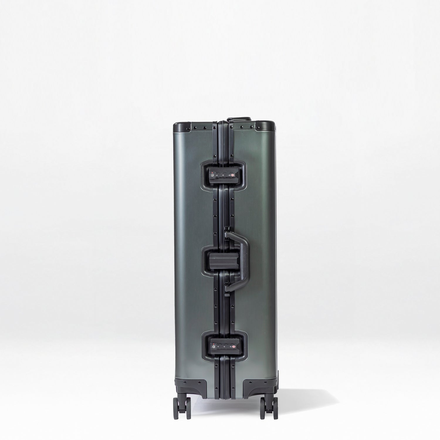 Element Aluminum 28" Luggage