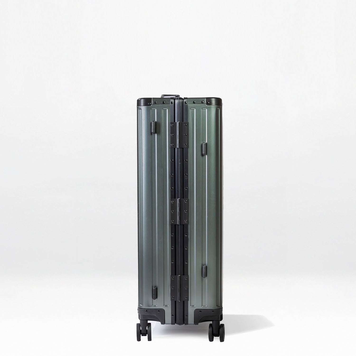 Element Aluminum 28" Luggage