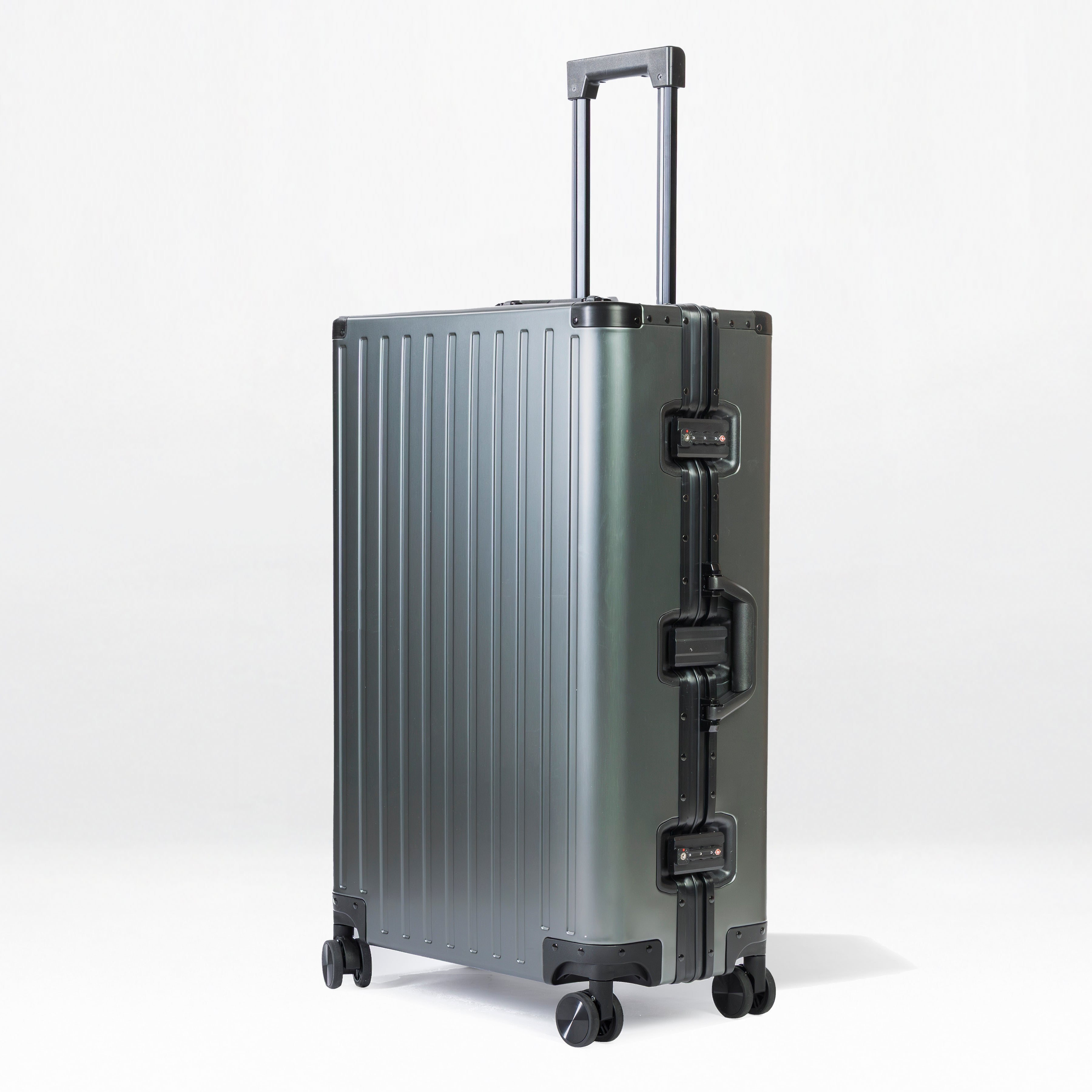 Element Aluminum 28" Luggage