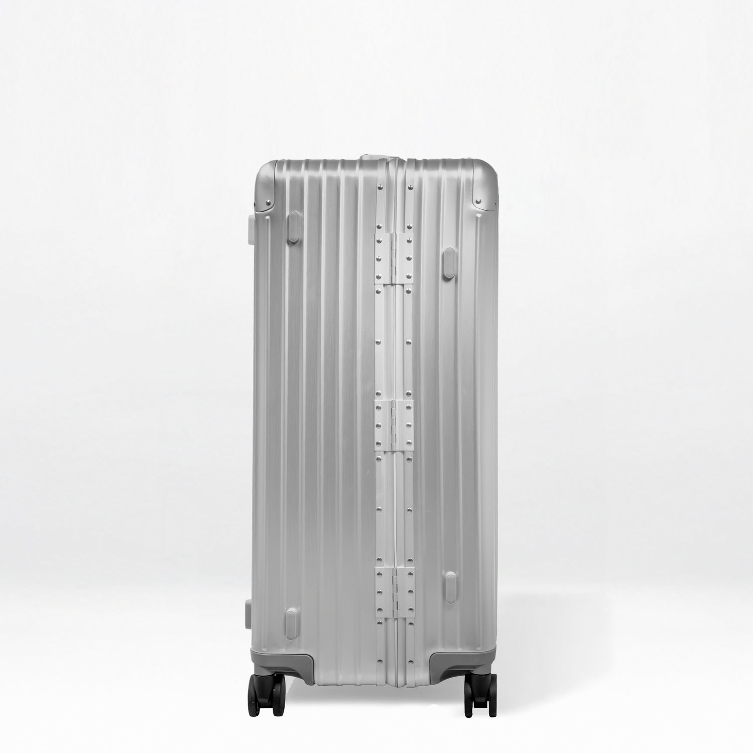 Titan Trunk Aluminum Luggage – 30"